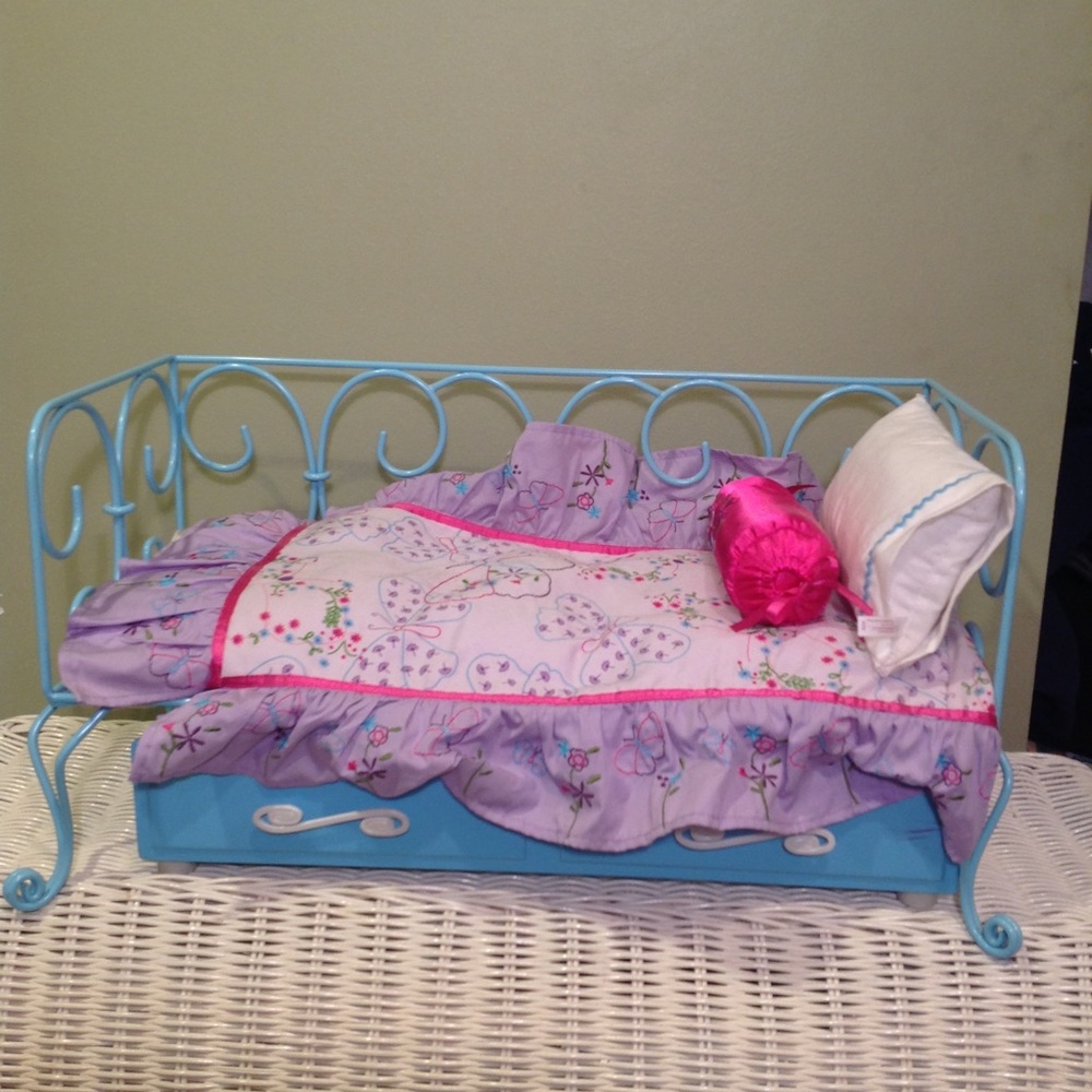 American Girl daybed w/ trundle